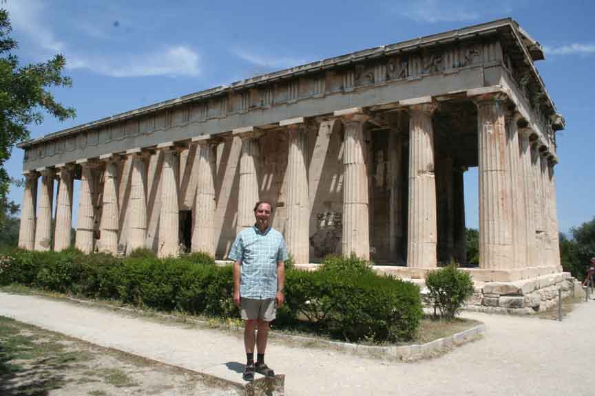 Athene - Oude Agora - Paul Lanssens voor de tempel