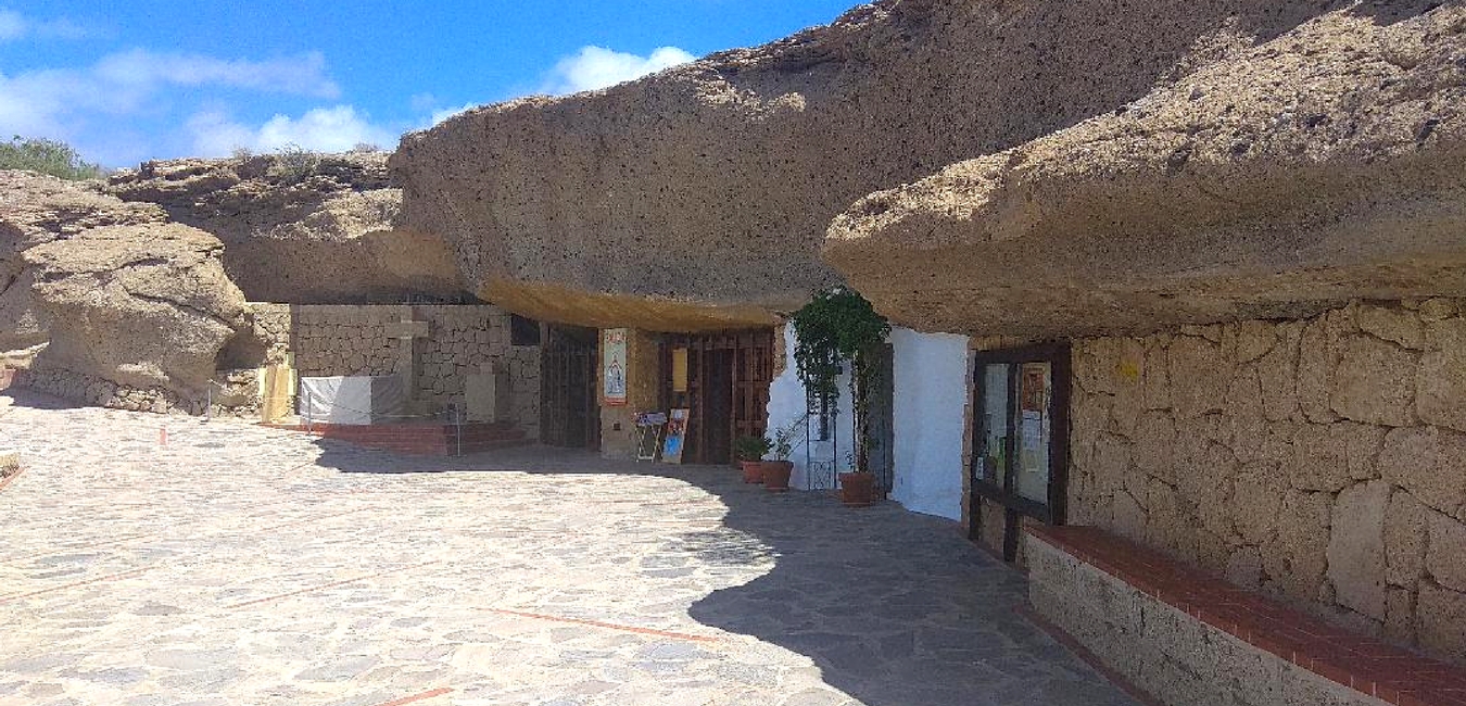 Cueva del Santo Hermano Pedro afuera